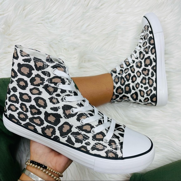 Leopard canvas high top sneaker - Picture 6 of 10